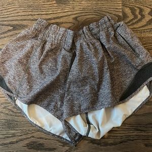 Lululemon hotty hot shorts 2.5 inch size 8 - Tag is missing